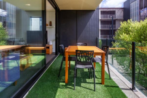 Heart of the CBD, 1 bed with car park